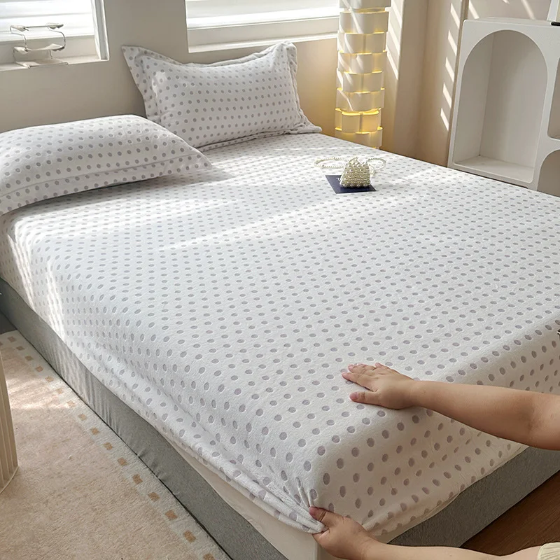 Autumn and winter milk velvet mattress cover single piece, mattress protective cover with velvet, warm mattress cover - Image 5