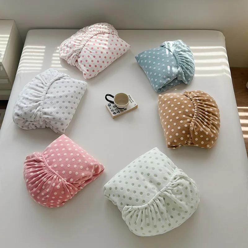 Autumn and winter milk velvet mattress cover single piece, mattress protective cover with velvet, warm mattress cover